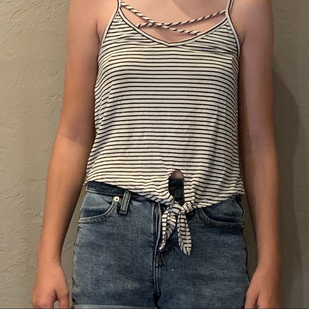 This is a black and white top that ties.